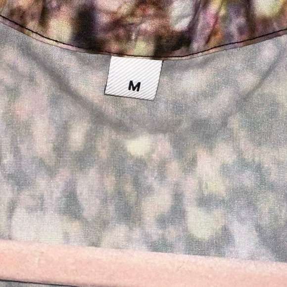 Splattered V Neck Silky Blouse - Picture 4 of 5